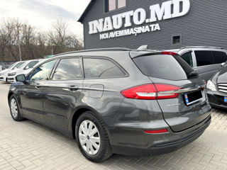 Ford Mondeo foto 2