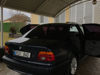 BMW 5 Series foto 5