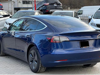 Tesla Model 3 foto 2