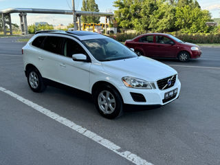 Volvo XC60 фото 3