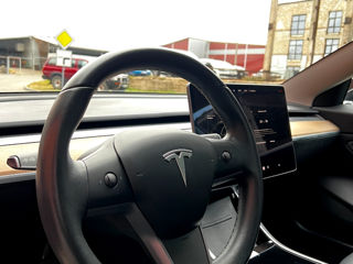 Tesla Model 3 foto 5