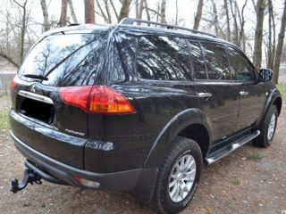 Mitsubishi Pajero Sport foto 2