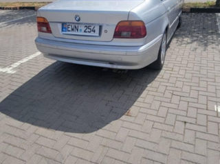 BMW 5 Series foto 2