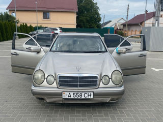 Mercedes E-Class foto 6