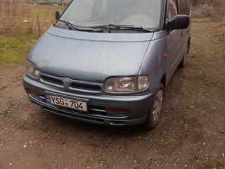 Nissan Serena foto 3