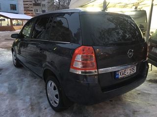 Opel Zafira foto 2