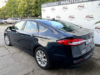 Ford Fusion foto 2