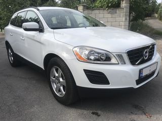 Volvo XC60 foto 1