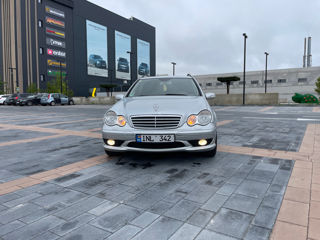 Mercedes C-Class foto 3