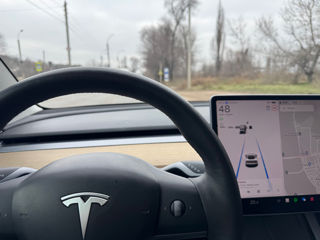 Tesla Model 3 foto 6