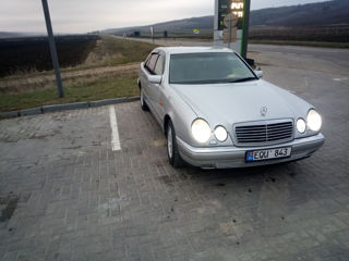 Mercedes E-Class фото 6