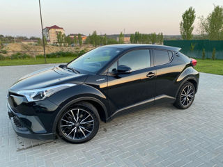 Toyota C-HR foto 1