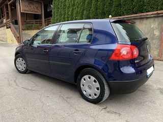 Volkswagen Golf  Chirie, la 13 € pe zi, dizel, gaz-benzin, econom, viber. foto 4