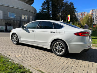 Ford Fusion foto 4