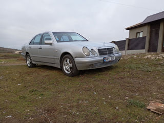 Mercedes E-Class foto 3