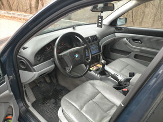 BMW 5 Series foto 7