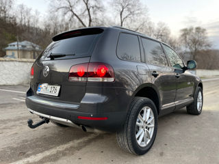 Volkswagen Touareg foto 8