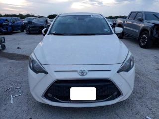 Toyota Yaris foto 2