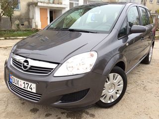 Opel Zafira foto 1