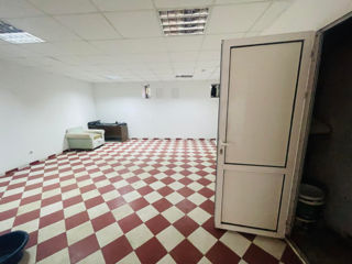 Spațiu nelocativ 164m2 - 49 500 Euro (perfect ca oficiu, producere, salon, studiou, cursuri). foto 8