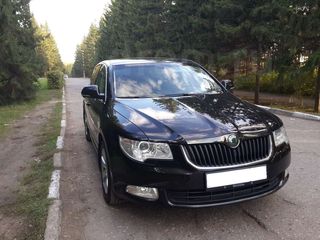 Skoda Superb foto 1