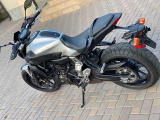 Yamaha FZ-07 foto 8