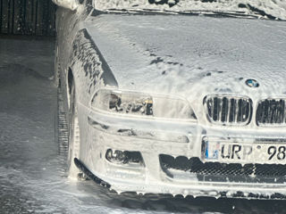 BMW 5 Series foto 1