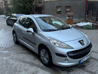 Peugeot 207 foto 2