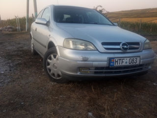 Opel Astra foto 1