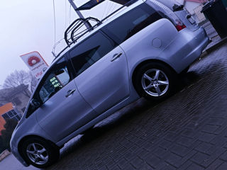 Mitsubishi Grandis