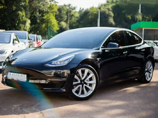 Tesla Model 3 foto 8