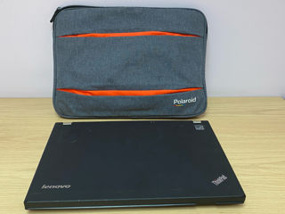 Ноутбук Lenovo ThinkPad X220 с наушниками и колонками foto 2