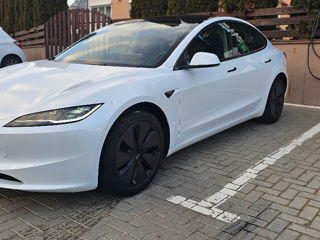 Tesla Model 3 foto 2