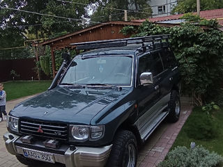 Mitsubishi Pajero foto 4