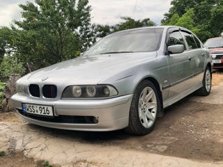 BMW 5 Series foto 4