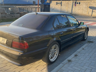 BMW 7 Series foto 2