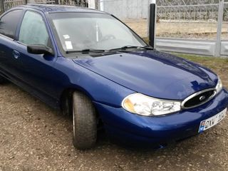 Ford Mondeo foto 2