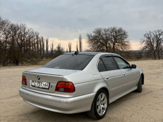 BMW 5 Series foto 6