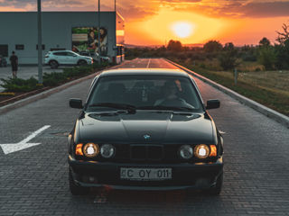 BMW 5 Series foto 2