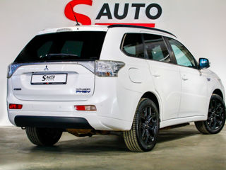 Mitsubishi Outlander foto 3