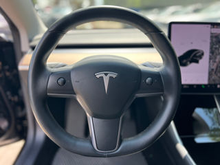 Tesla Model 3 foto 11