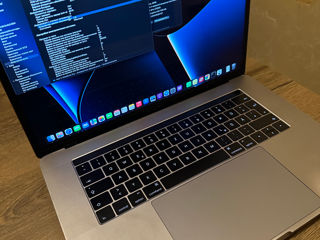 MacBook Pro 15 2017  i7 16/512gb Touchbar