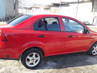 Chevrolet Aveo foto 4