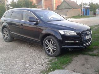 Audi Q7 foto 2