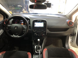 Renault Clio foto 8