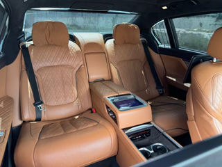 BMW 7 Series foto 8