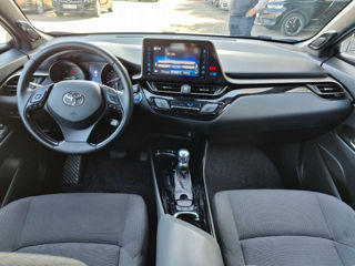 Toyota C-HR foto 8