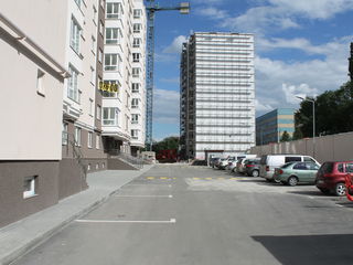 Bloc Nou, 3 camere, zona de parc, Planificare buna - 79m2. In rate de la Constructor(zero%). foto 1