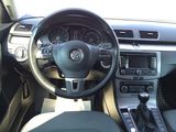 Volkswagen Passat foto 4