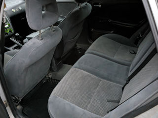 Toyota Avensis foto 6